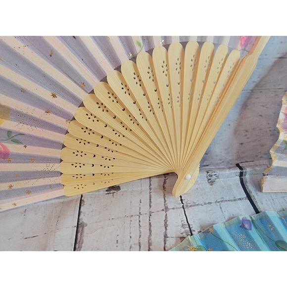Pretty Silk Fan Lot Of with Flowers Gold Stars Handheld Fan Folding Fans Asian - Picture 5 of 6
